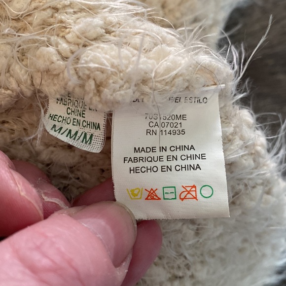 Seven sisters fuzzy sweater - Picture 7 of 7